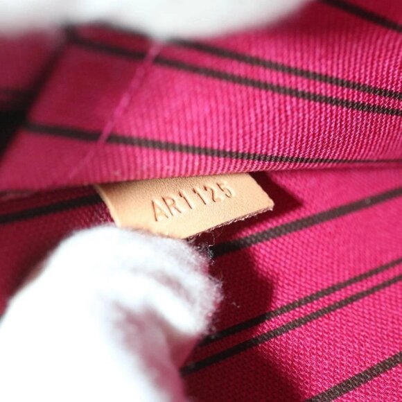 LOUIS VUITTON Monogram Neverfull MM Pouch LV Auth S104 - Picture 14 of 16